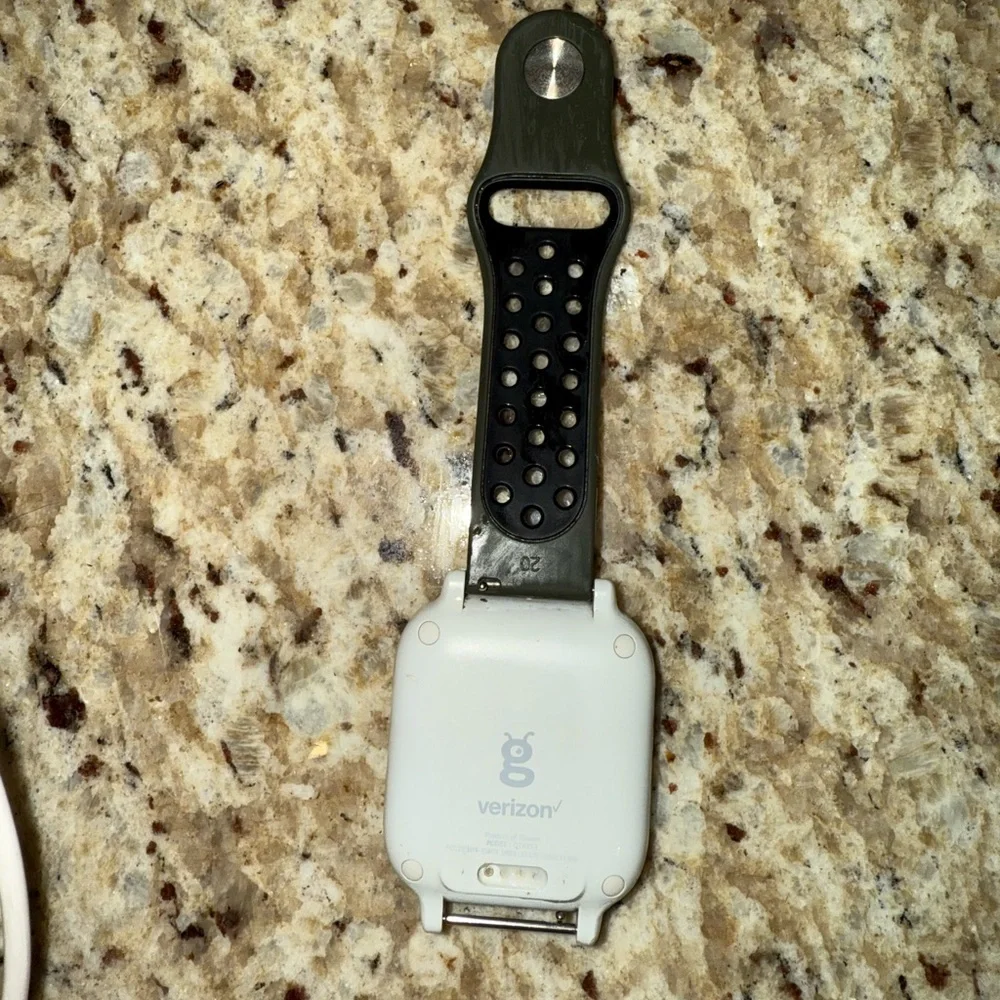 Kids Smartwatch with Black Strap - Picture 4 of 7